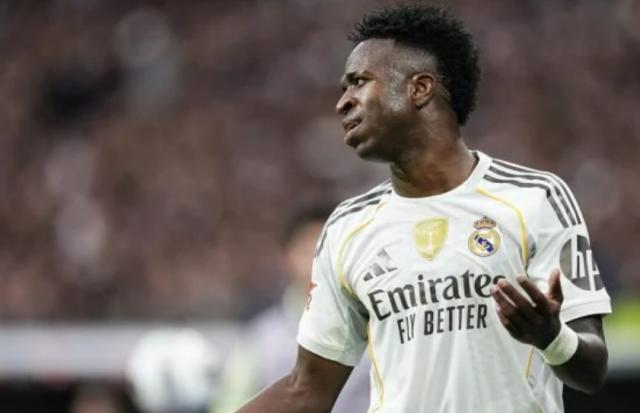 西媒：维尼修斯认为自己不受信任 不排除明夏离队