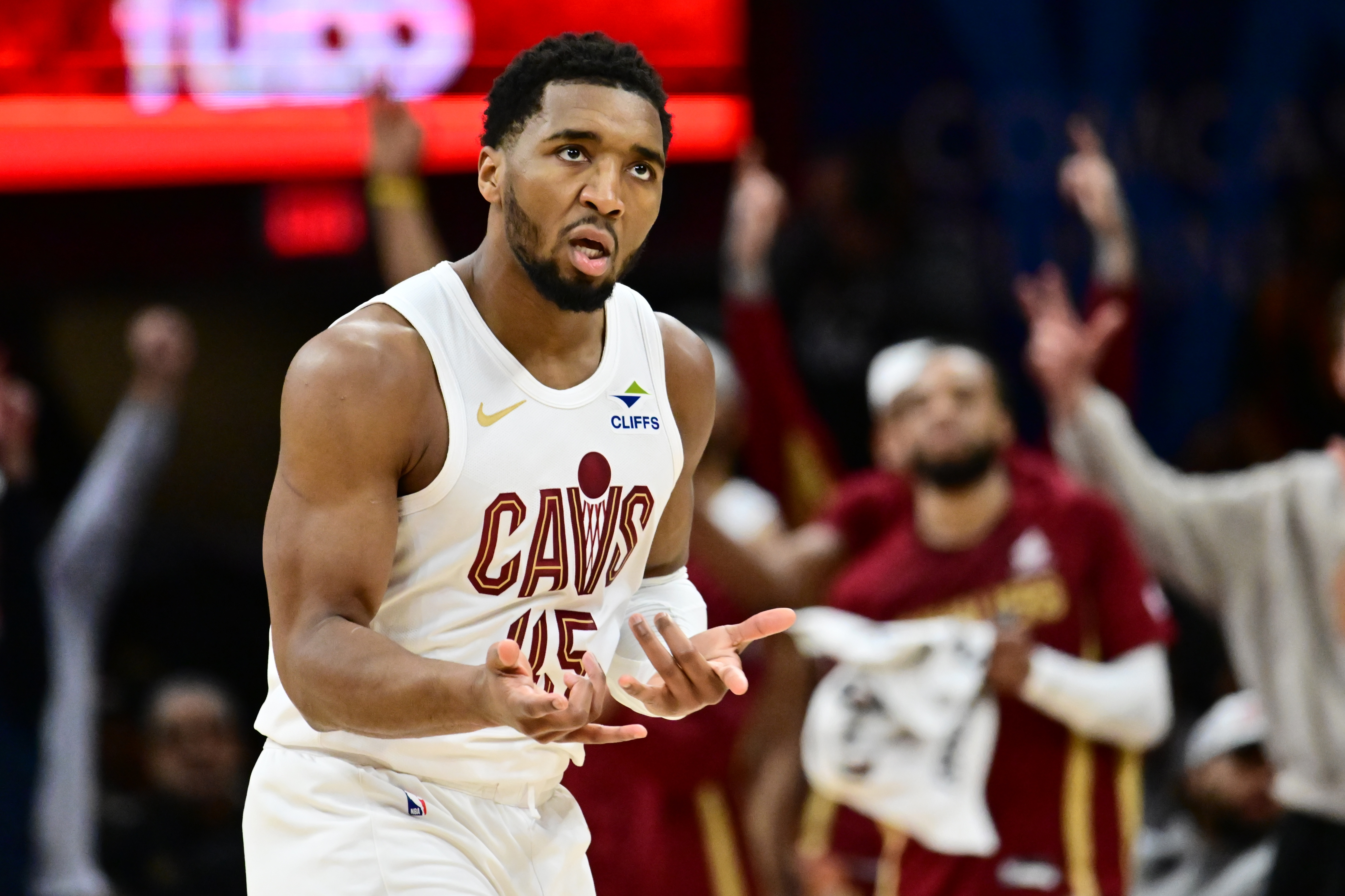 米切尔15次单节20+独享历史第7！前7三位13号秀科比&amp;布克&amp;米切尔