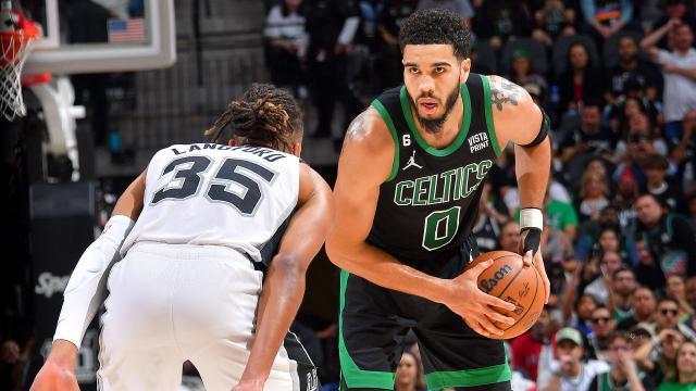 开云体育-塔图姆希望罗威先发出场 绿军是否该考虑变阵