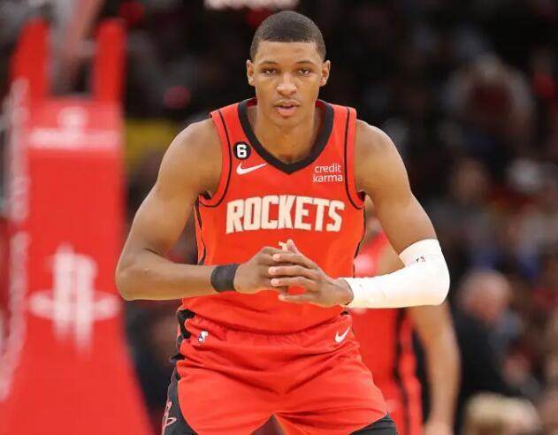 开云体育官网-火箭探花打中锋更凶狠！攻防一体对投篮超有信心