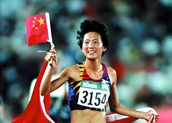 开云体育网址-三婚两离，三个孩子三个爹，曾经被丈夫束缚的王军霞，如今咋样了？|金牌|婚姻|家庭|冠军|运动员_新浪新闻