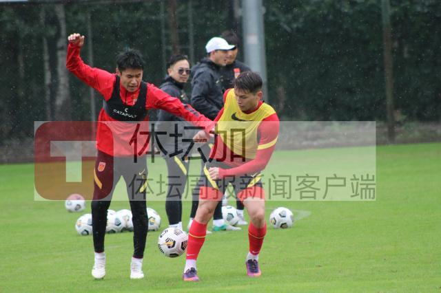 开云体育-能否参赛都未知 U22国足带着一堆问号香河开练