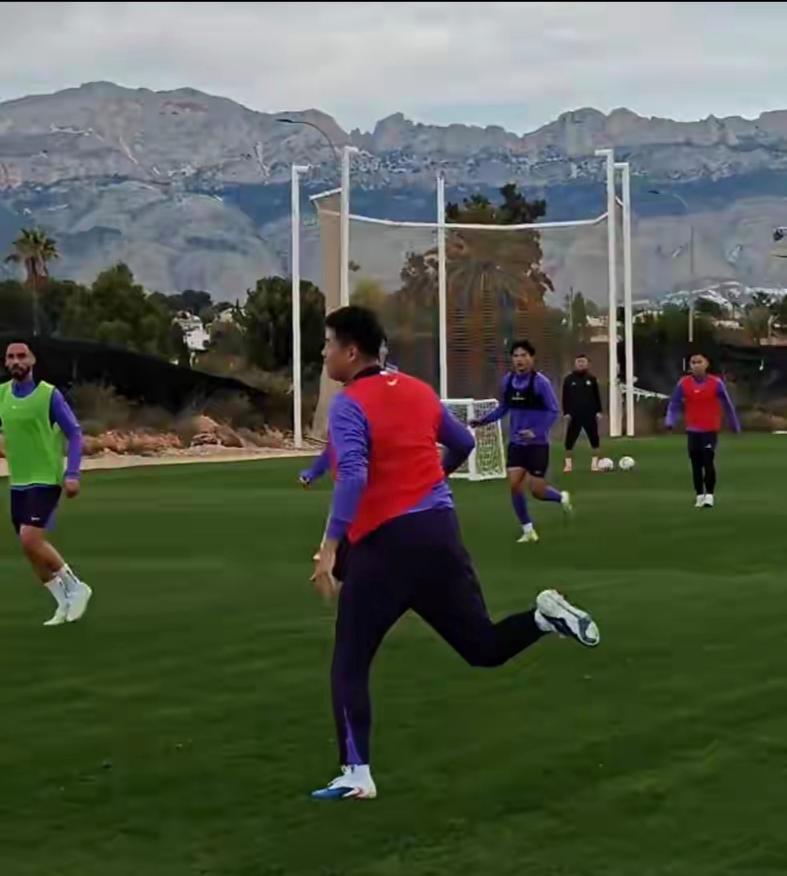 津门虎队在热身赛中以0-5惨败于埃尔切